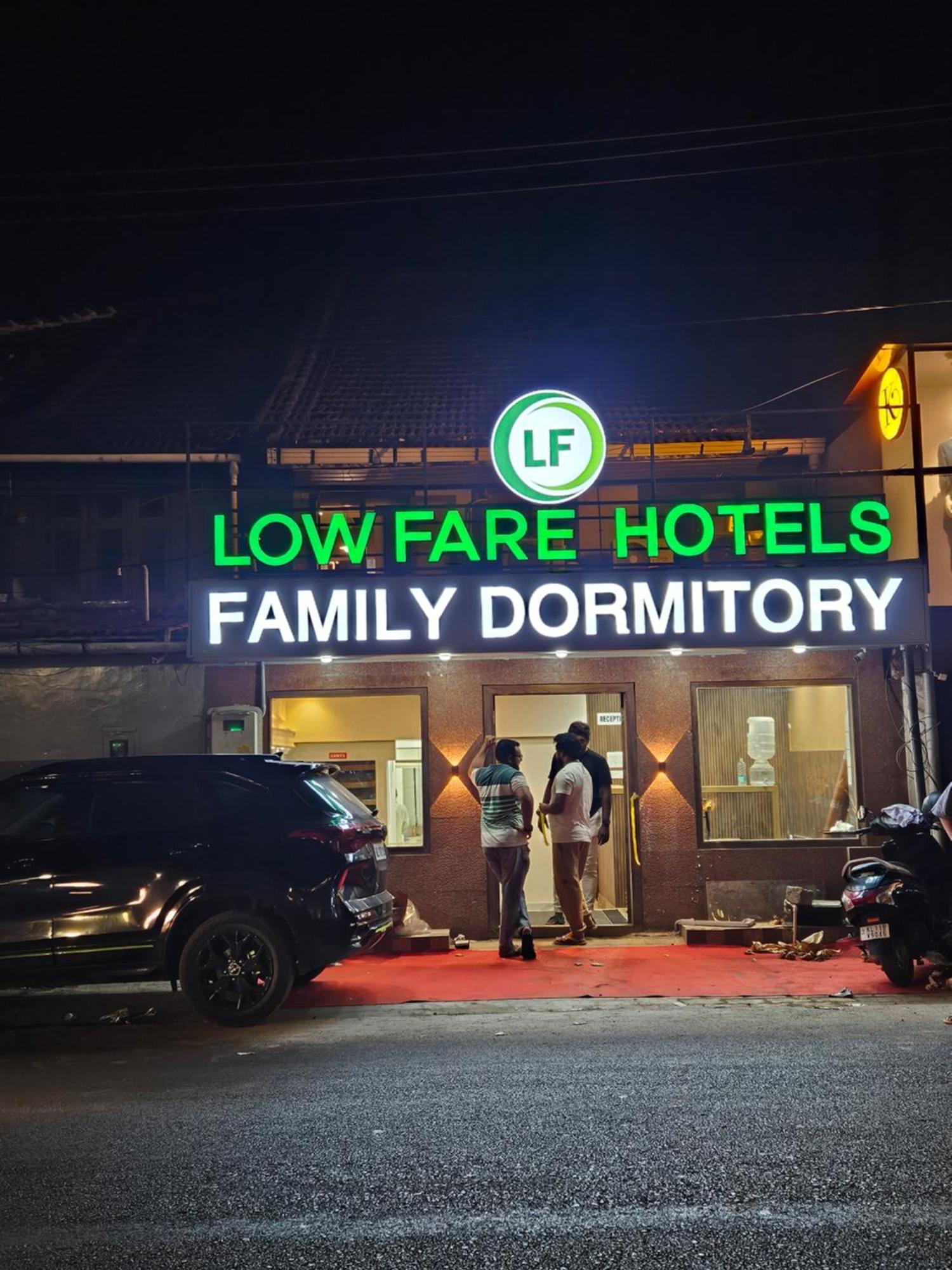 Lowfare Hotels Kozhikode Bagian luar foto